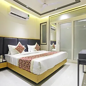 Applewood Residency - Offering Free Airport Drop 3* New Delhi